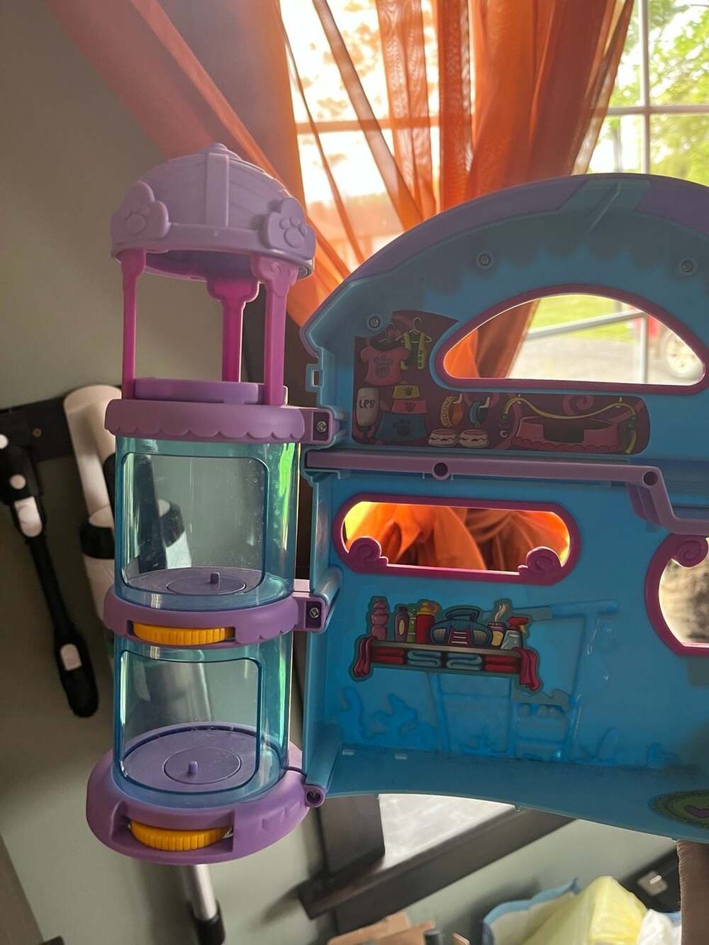 Littlest Pet Shop LPS Pet Shop Playset - Picture 4 of 4